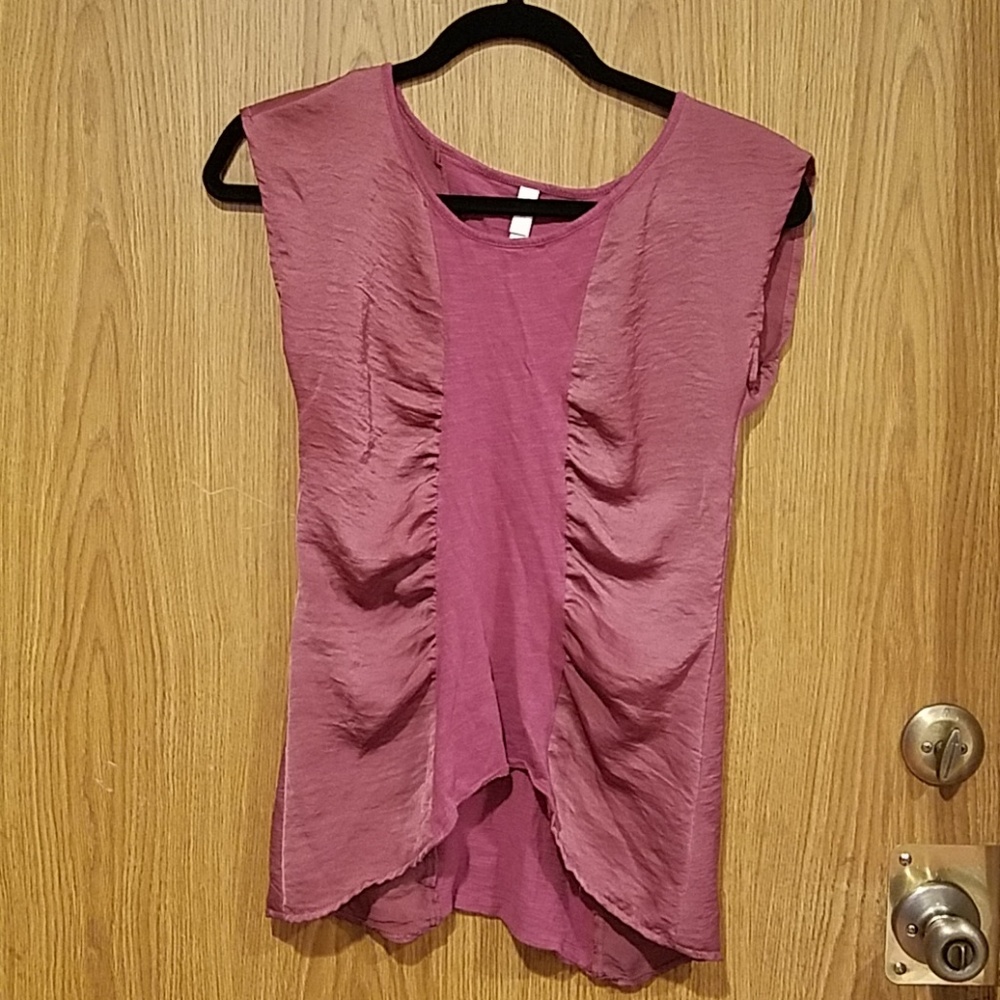 Sleeveless scrunched tunic top
